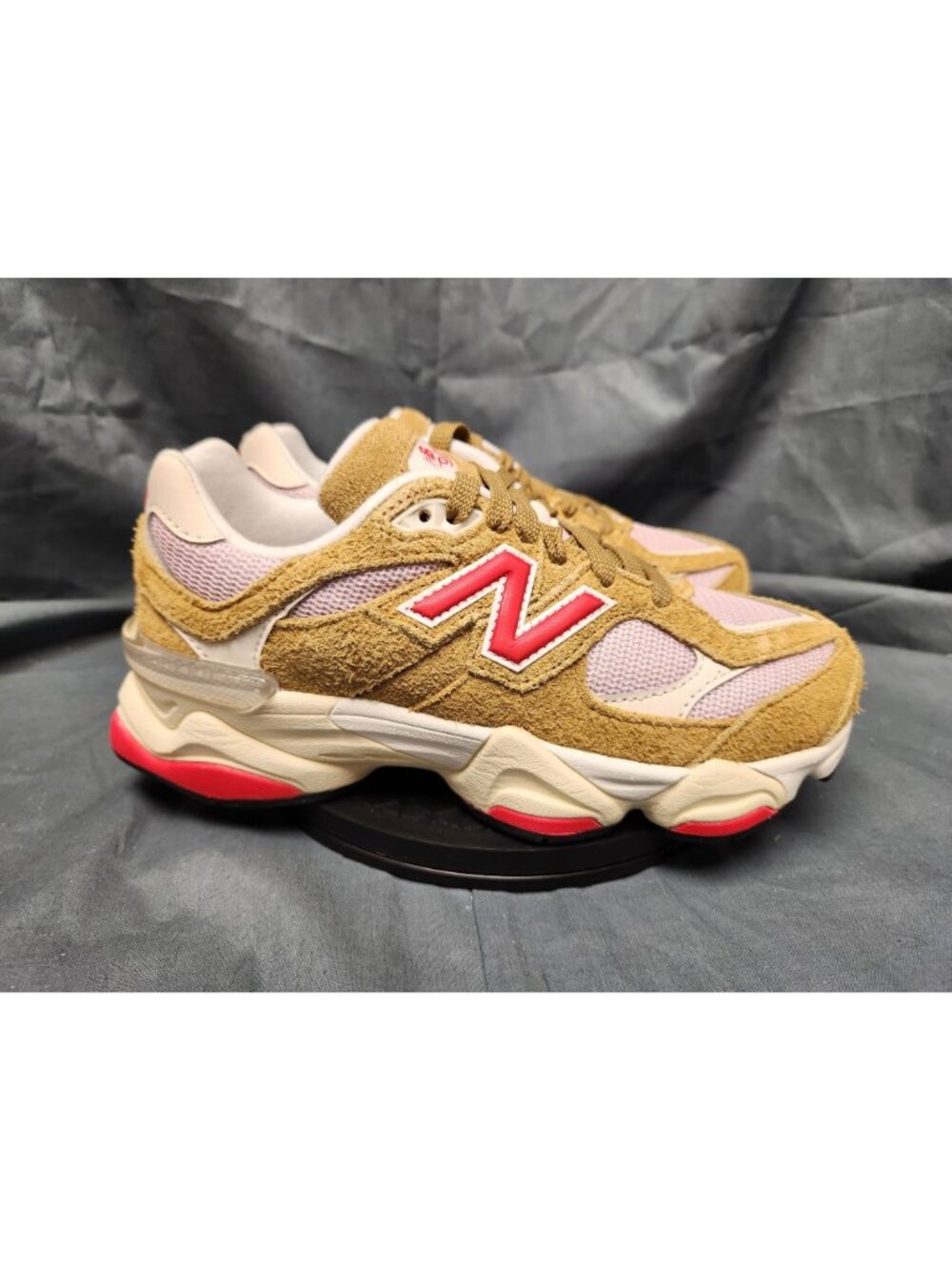New Balance 9060 Sneakers GC9060VD Beige Pink Girls Size 6.5 NEW IN BOX! - Picture 9 of 13